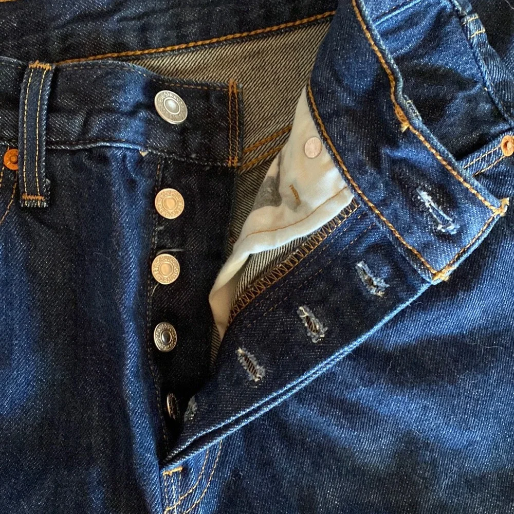 Levi’s Premium Denim 501 Dark Wash Jeans - Picture 4 of 10